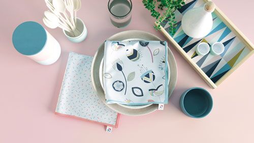 Ambiance serviettes de table INCA, La Picchu et la Cusco dans un univers pastel rose poudré