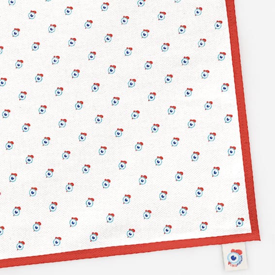 Torchon Cocorico blanc, Famille Coco Pistache. Fond bleu foncé, motif coq, couleur tricolore, bleu, blanc, rouge